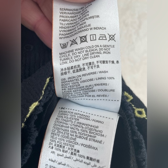 Superdry women's lined black/multicolored lightweight Sara smocked skirt;size 12 - Picture 9 of 9